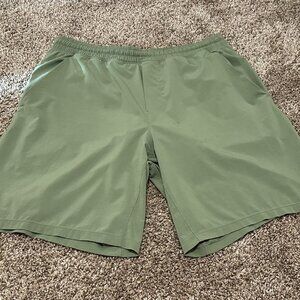 Men's Lululemon Light Green Pace Breaker 9" w/Liner XL Gym Shorts Gently Used